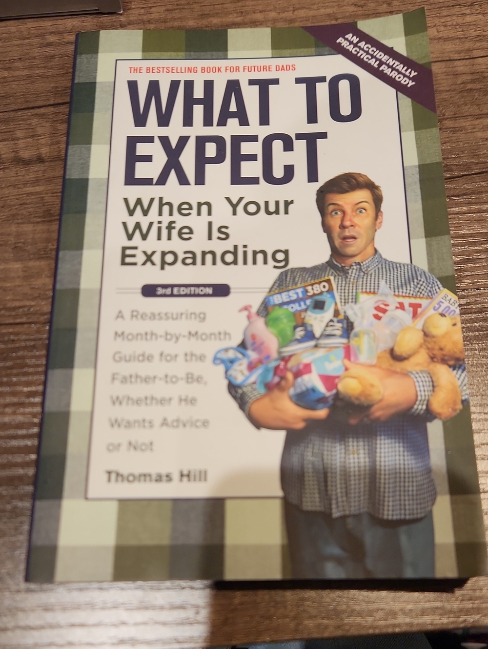 EUC What to Expect When Your Wife Is Expanding - Green Plaid Cover